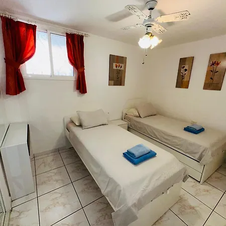 2 Bedrooms Playa Americas Parque Santiago I Heated Pool شقة
