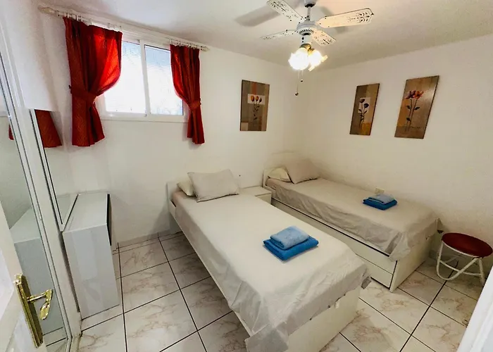 2 Bedrooms Playa Americas Parque Santiago I Heated Pool Apartman