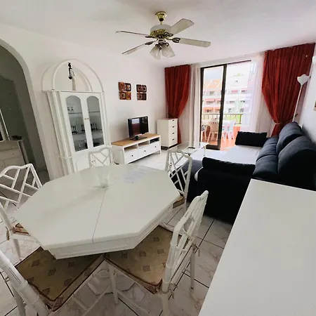 2 Bedrooms Playa Americas Parque Santiago I Heated Pool * Playa de las Americas (Tenerife)
